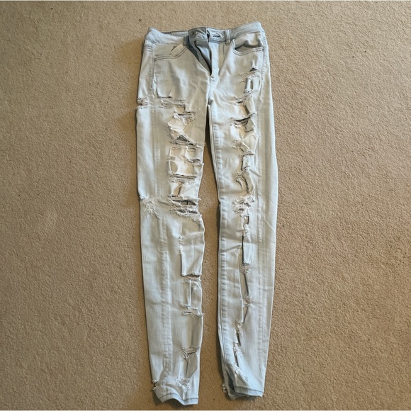 American Eagle ripped skinny jeans - Picture 1 of 4